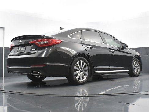 Used 2016 Hyundai Sonata Sport w/ Option Group 02 image 22