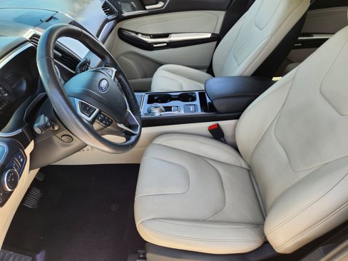 Used 2019 Ford Edge Titanium w/ Cold Weather Package image 18