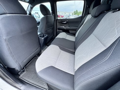 Used 2020 Toyota Tacoma TRD Off-Road image 12