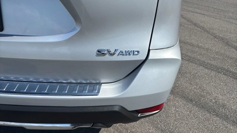 Used 2017 Nissan Rogue SV w/ SV Family Package image 10