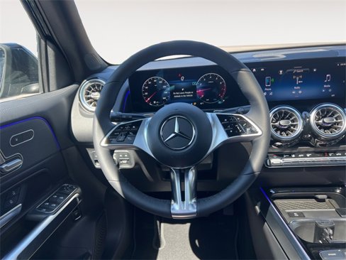 New 2025 Mercedes-Benz GLB 250 4MATIC image 12