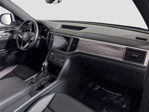 Used 2020 Volkswagen Atlas Cross Sport SE w/ Panoramic Sunroof Package image 29