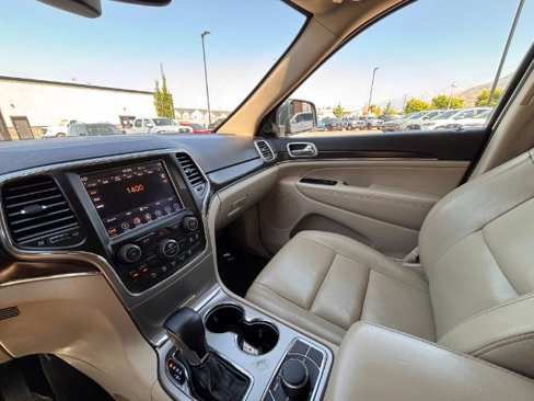 Used 2018 Jeep Grand Cherokee Limited image 24