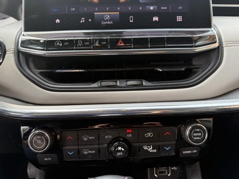 Used 2022 Jeep Compass Limited image 29
