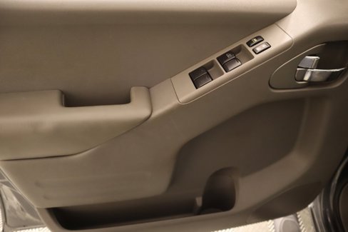 Used 2016 Nissan Frontier SV image 13