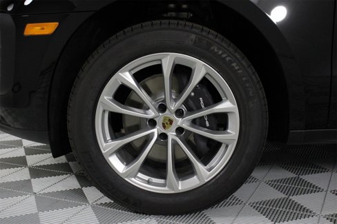 New 2026 Porsche Macan image 17