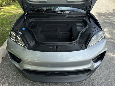 New 2025 Porsche Macan Electric image 30