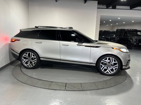 Used 2018 Land Rover Range Rover Velar R-Dynamic HSE image 9