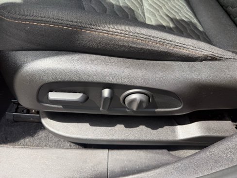 Used 2018 Chevrolet Equinox LT image 17