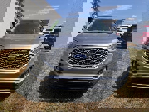 Used 2024 Ford Edge SEL w/ Convenience Package image 3