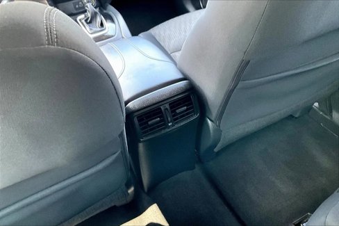 Used 2019 Nissan Rogue SV image 29
