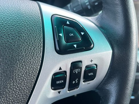 Used 2013 Ford Explorer XLT image 34