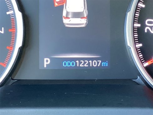 Used 2019 Toyota RAV4 LE image 12