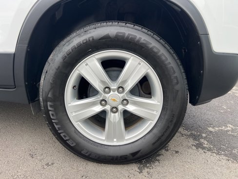Used 2019 Chevrolet Trax LT w/ LT Convenience Package image 8