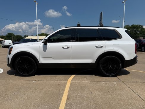 Used 2022 Kia Telluride EX w/ EX Premium Package image 5