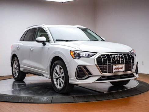 Used 2022 Audi Q3 2.0T Premium w/ Convenience Package image 3