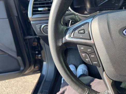 Used 2017 Ford Fusion SE w/ Equipment Group 201A image 12