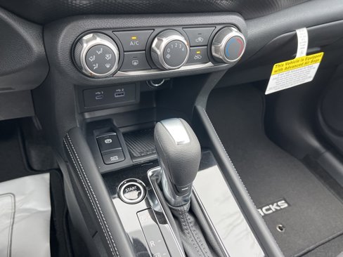 New 2024 Nissan Kicks SV w/ Interior Electronics Package image 23