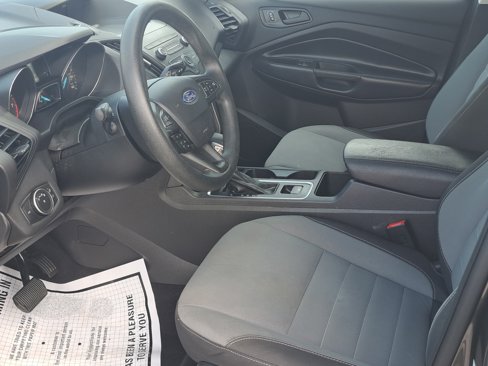 Used 2019 Ford Escape S image 18