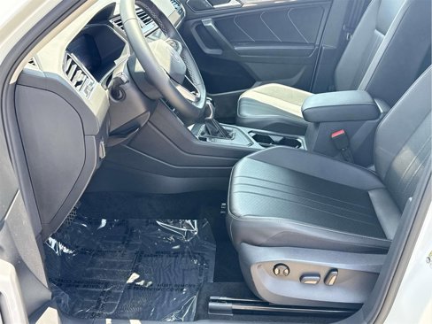 Used 2022 Volkswagen Tiguan SE image 23