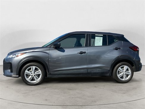 Used 2022 Nissan Kicks S image 3
