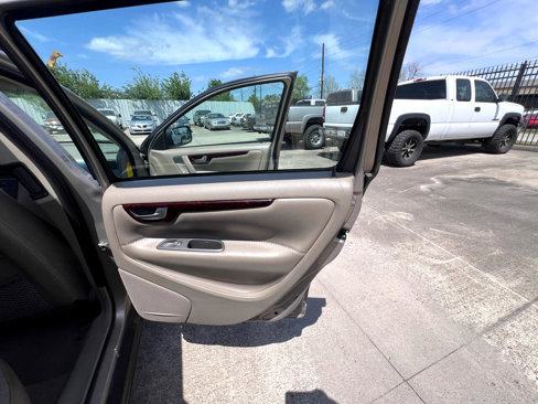 Used 2002 Volvo V70 Cross Country image 37