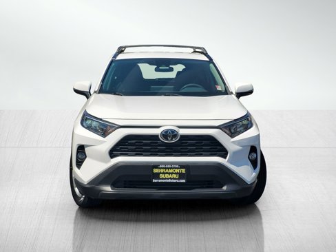 Used 2021 Toyota RAV4 XLE image 2