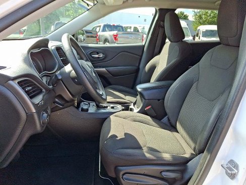 Used 2019 Jeep Cherokee Latitude w/ Popular Appearance Group image 13