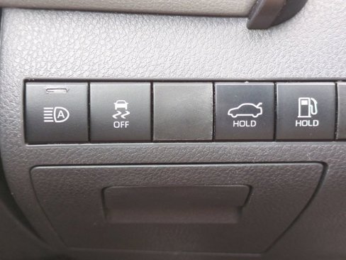 Used 2020 Toyota Camry SE image 22