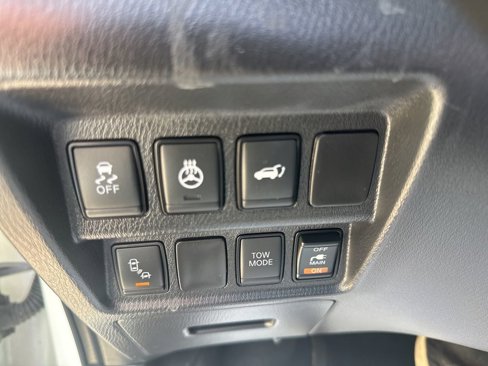 Used 2020 Nissan Pathfinder Platinum image 20