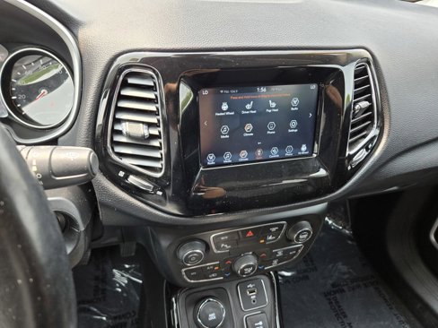 Used 2021 Jeep Compass Latitude image 8