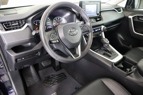 Used 2020 Toyota RAV4 XLE Premium image 22