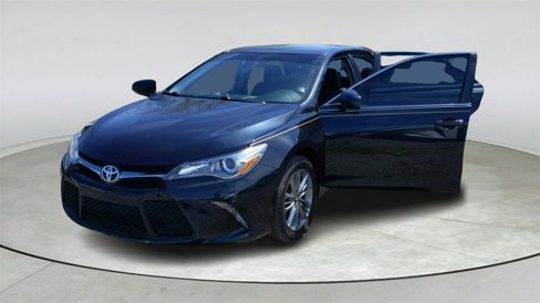 Used 2015 Toyota Camry SE image 10
