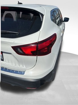 Used 2018 Nissan Rogue Sport S w/ S Appearance Package image 5