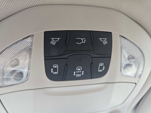 Used 2021 Chrysler Pacifica Limited w/ Premium & Safety Sphere Group image 39