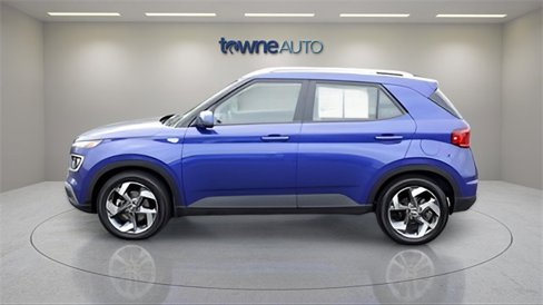 Used 2022 Hyundai Venue Limited image 3