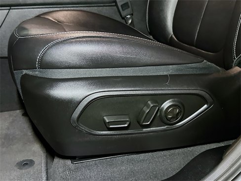Used 2022 Jeep Grand Cherokee Limited 4xe image 16