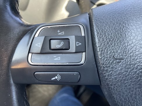 Used 2013 Volkswagen Tiguan S image 22