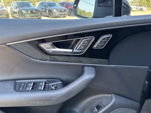 Used 2017 Audi Q7 3.0T Prestige image 19