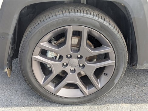 Used 2021 Jeep Renegade Latitude w/ Sun & Sound Group image 9