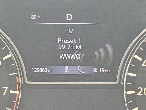 Used 2017 Nissan Pathfinder Platinum w/ Family Entertainment Package image 37