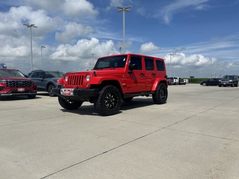 Used 2015 Jeep Wrangler Unlimited Sahara w/ Connectivity Group image 7