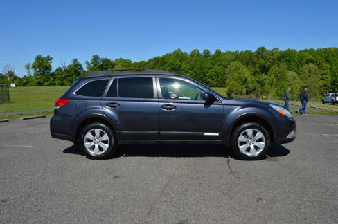 Used 2010 Subaru Outback 2.5i Premium w/ Protection Package 1A image 4
