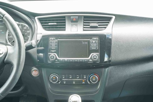 Used 2017 Nissan Sentra SV image 13