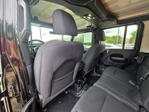Used 2021 Jeep Wrangler Islander image 21