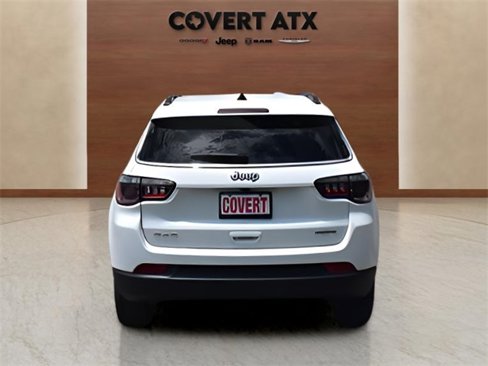 New 2025 Jeep Compass Latitude image 4