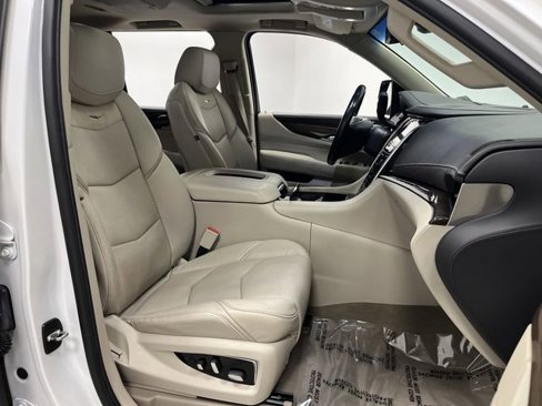 Used 2018 Cadillac Escalade ESV Premium Luxury image 35