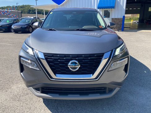 Used 2021 Nissan Rogue SV image 2
