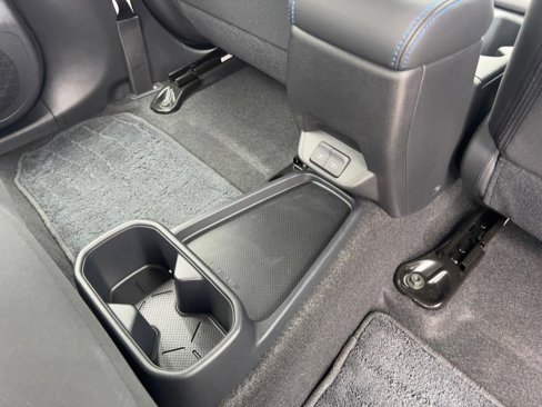 Used 2025 Nissan Leaf S image 39