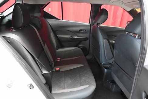 Used 2019 Nissan Kicks SV image 11